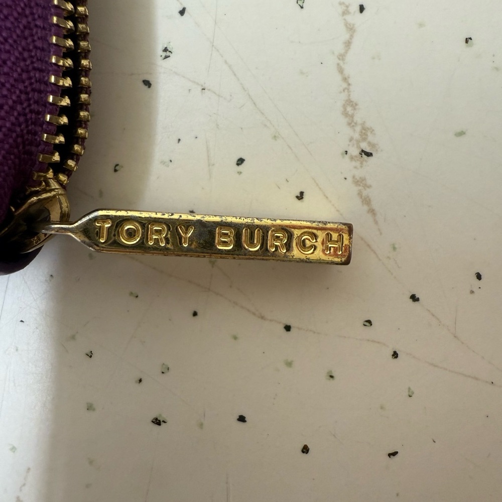 Tory Burch Deep Purple Leather Zip Card Case with Keychain and Gold hardware - Picture 2 of 16